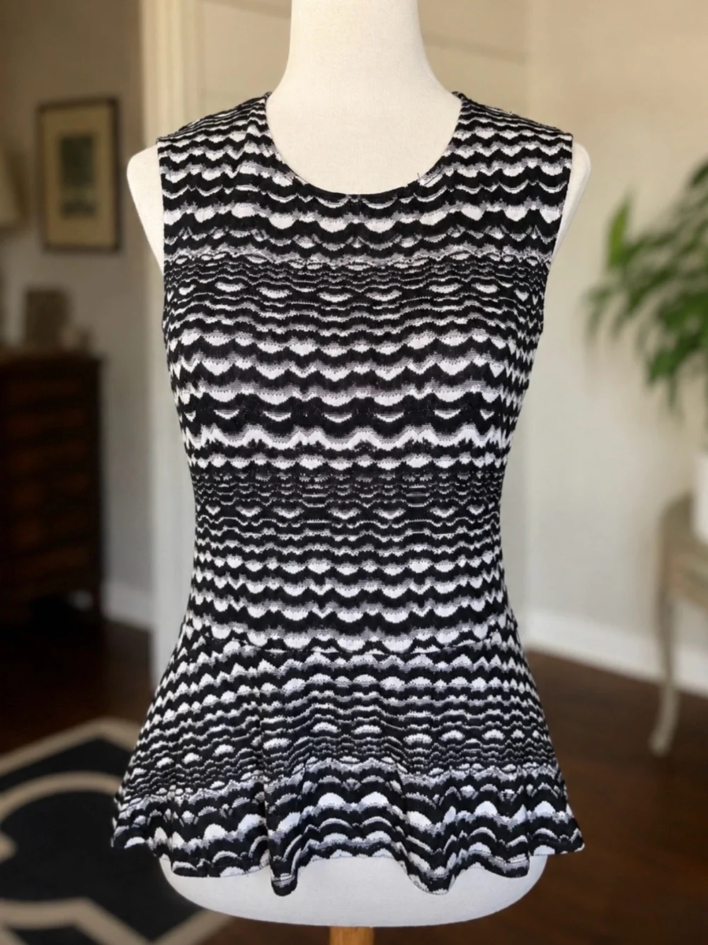 BCBG MAXAZRIA Textured Knit Peplum Top Black White Sleeveless S